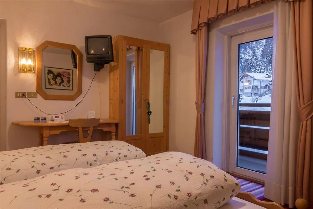 Digonera Historic Hotel B&B Rocca Pietore 3*,  Italy
